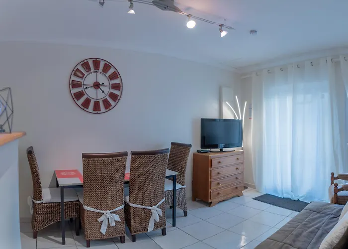 Nino Apartment *